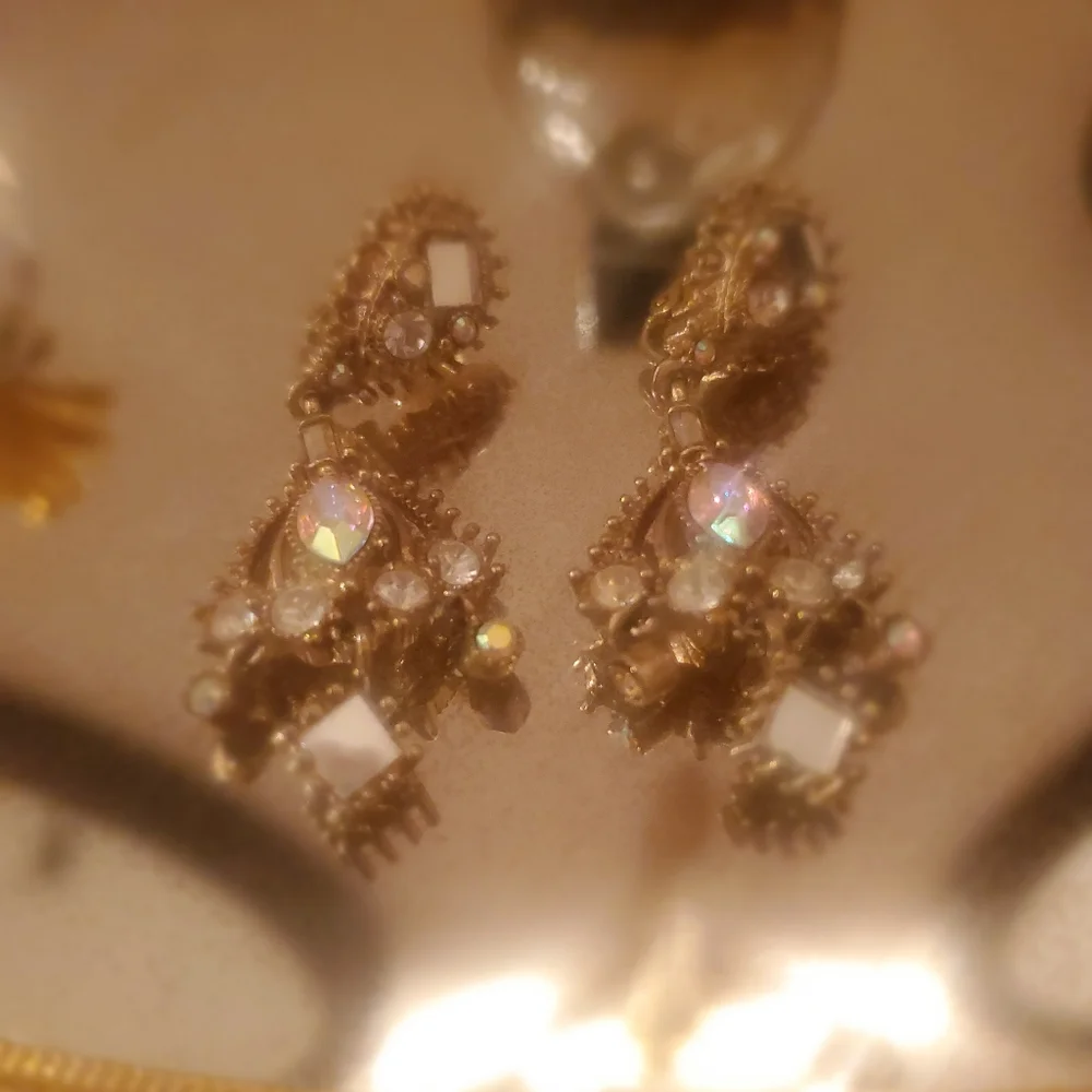 GLAM earrings - Picture 1 of 4
